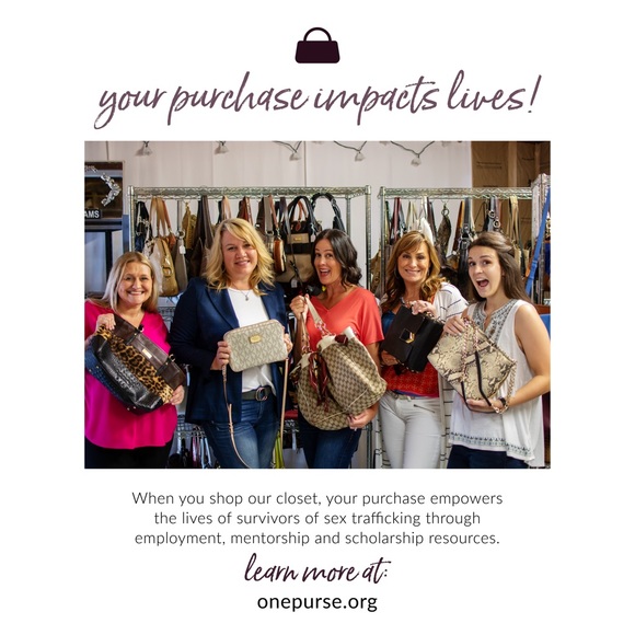 Versace Vitello Perlato Bronze Messenger Bag - Picture 2 of 15